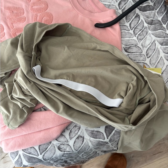 HALARA Long Sleeve Athletic Dress NWT - Picture 3 of 4